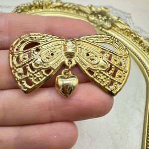 Vintage Gold Tone Lightweight Bow Ribbon Heart Brooch Pin Victorian